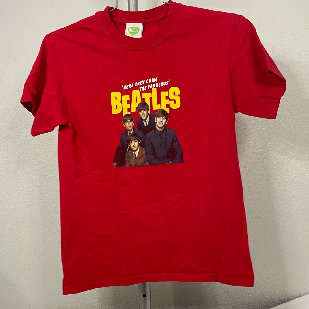 Retro 2005 Apple Corp licensed Beatles American Tour 1964 red graphic tee sz S